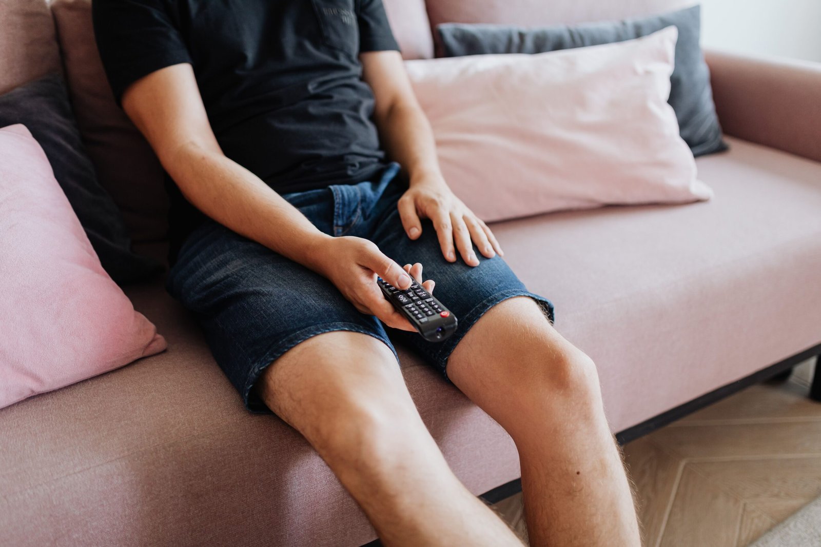 Dicas de moda para aproveitar momentos de lazer assistindo TV